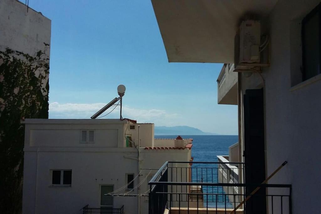 Seaside Family Apartment Loutraki Exteriér fotografie